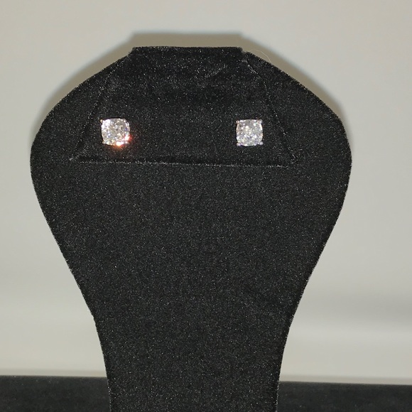 1ct Cushion Cut Solitaire Studs - Picture 14 of 17